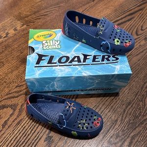 Crayola silly scents floaters loafers for kids